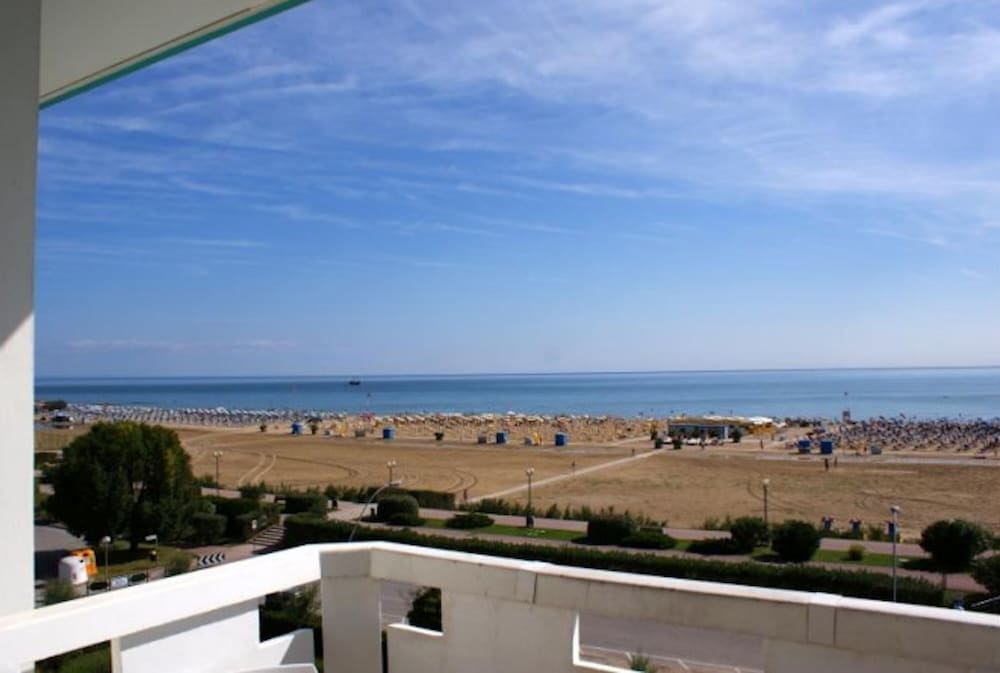 Amazing Beachfront Apartment-beahost