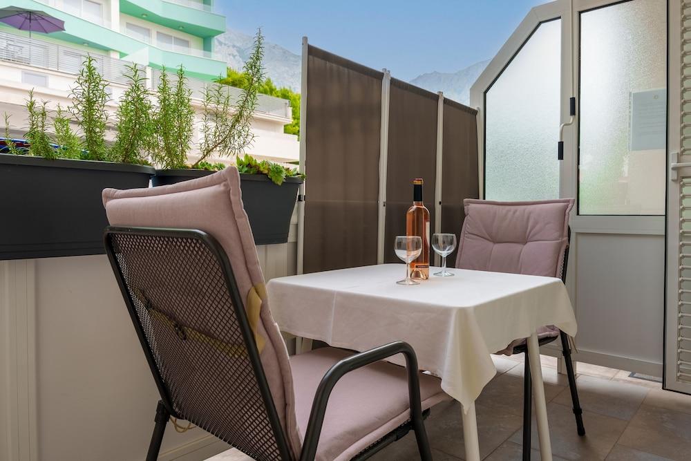 Studio for 2 People - Split Region With Sea View - Close to Commodities