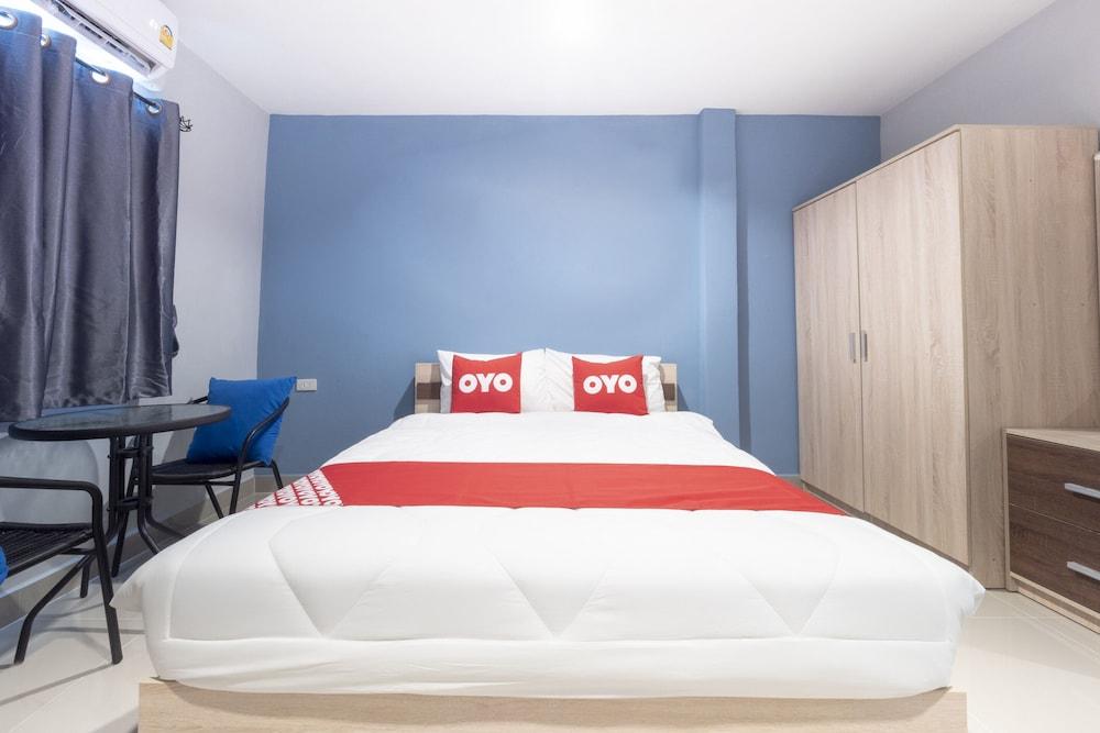 OYO 75383 Danthip Place