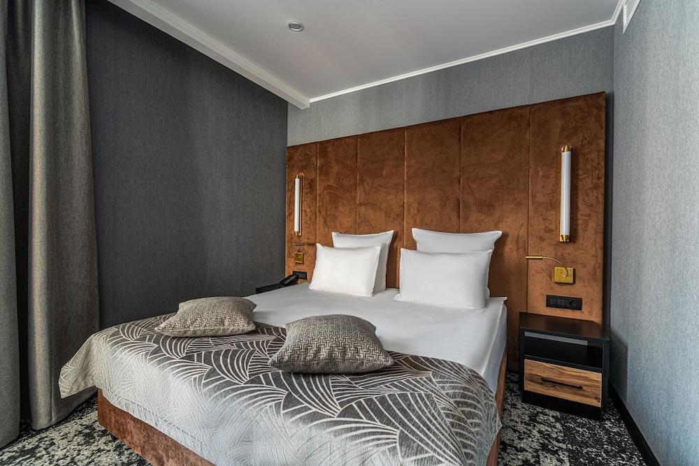 Kravt Nevsky Hotel and Spa