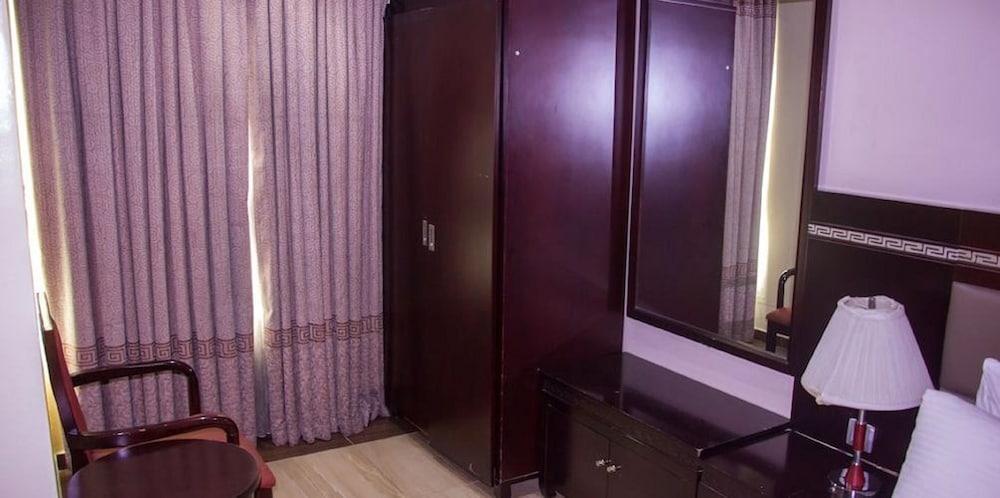 Excel Oriental Hotel & Suites