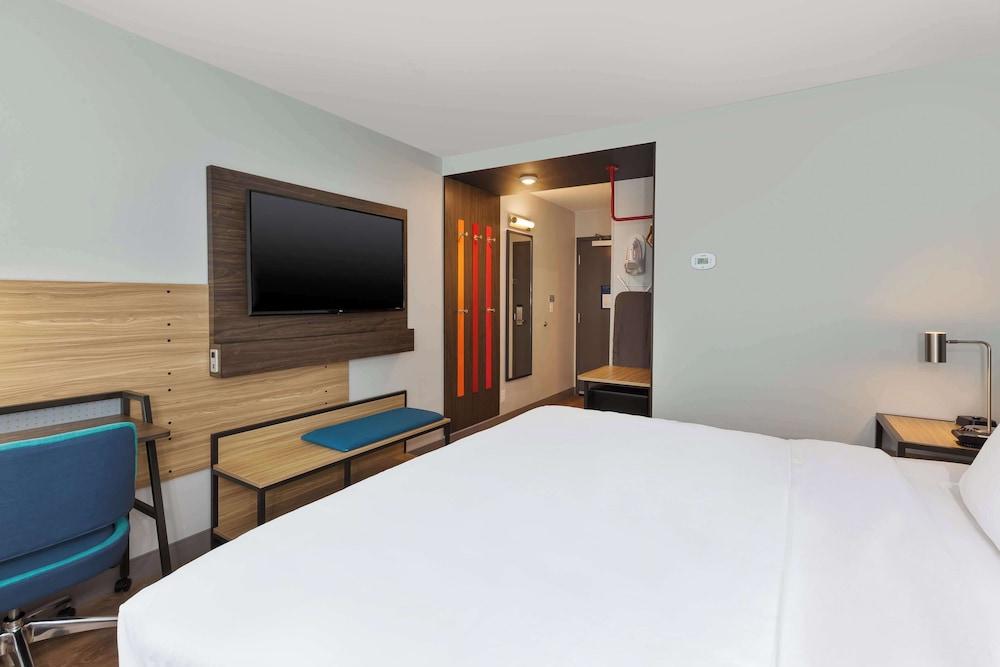 Tru By Hilton Comstock Park Grand Rapids