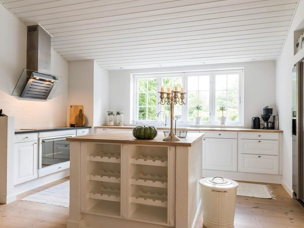 Cosy Retreat in Henne Strand-by Traum