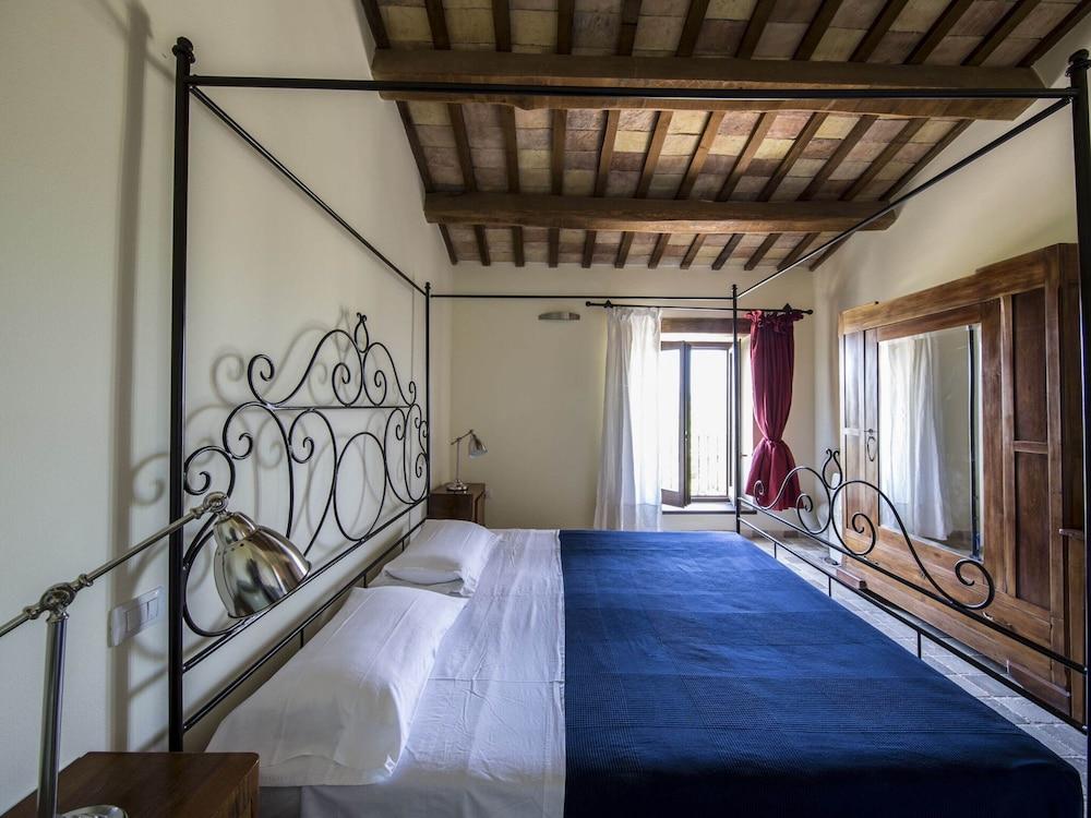 Hillside Retreat in San Savino