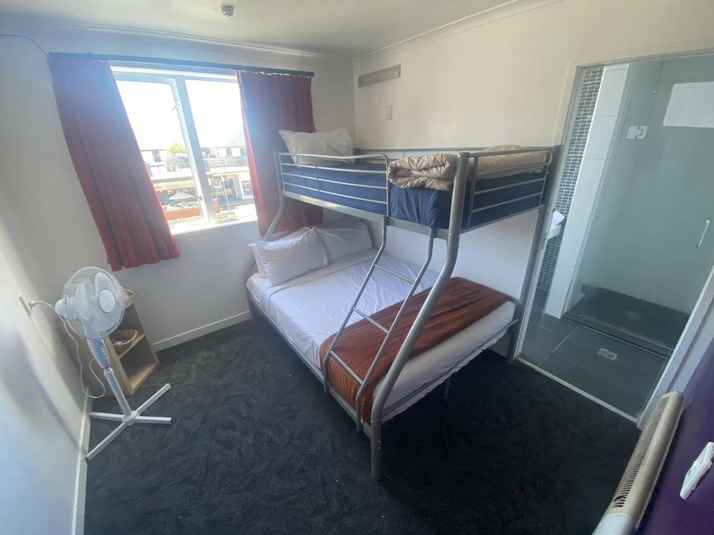 Based by the Lake - Hostel