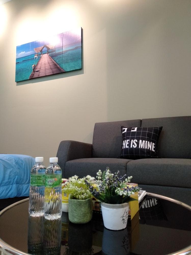 Summer Studio 2 - One South