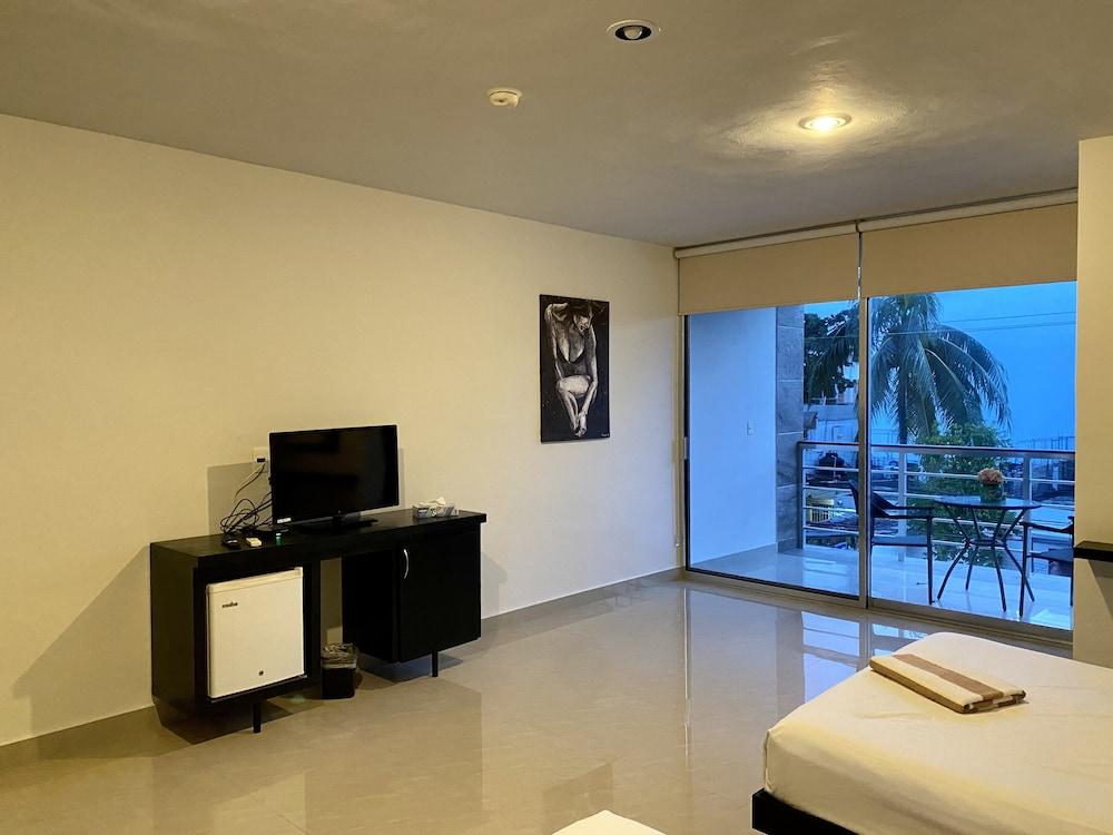 VANESSA 42 Suites - 5Th. Ave