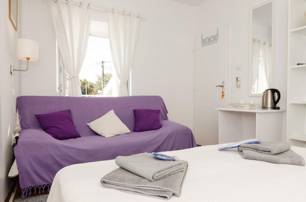 Guest House White Wave