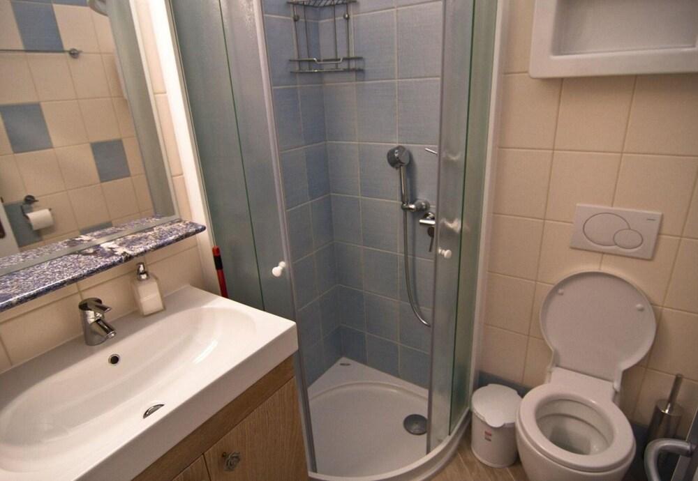 Pool Studio Debeli Rtič 1