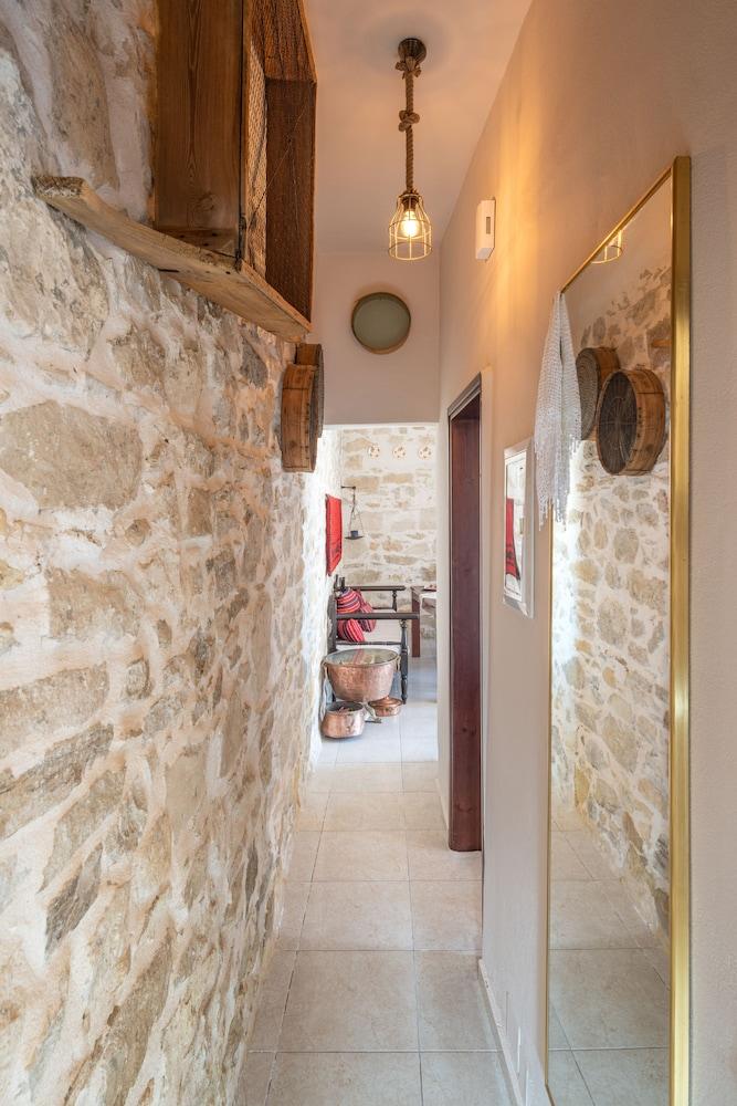 Zeus Traditional House