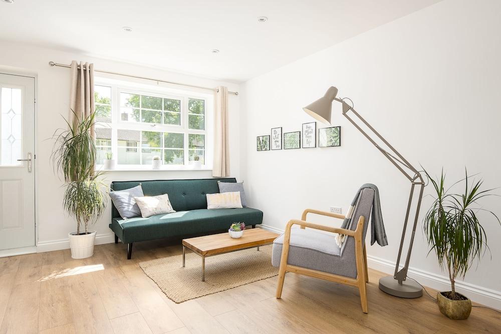 2 bed House Close to Town Centre