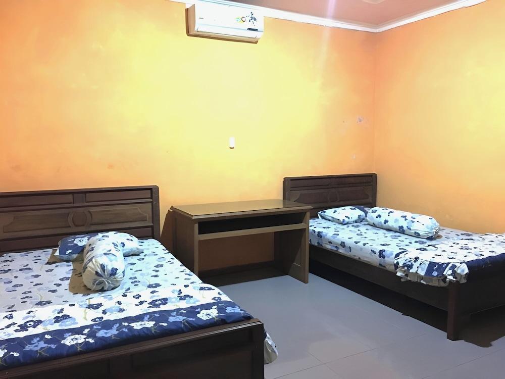 Hotel Alami near Alun-Alun Klaten