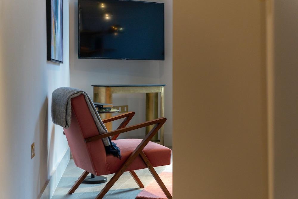 South Kensington by CAPITAL