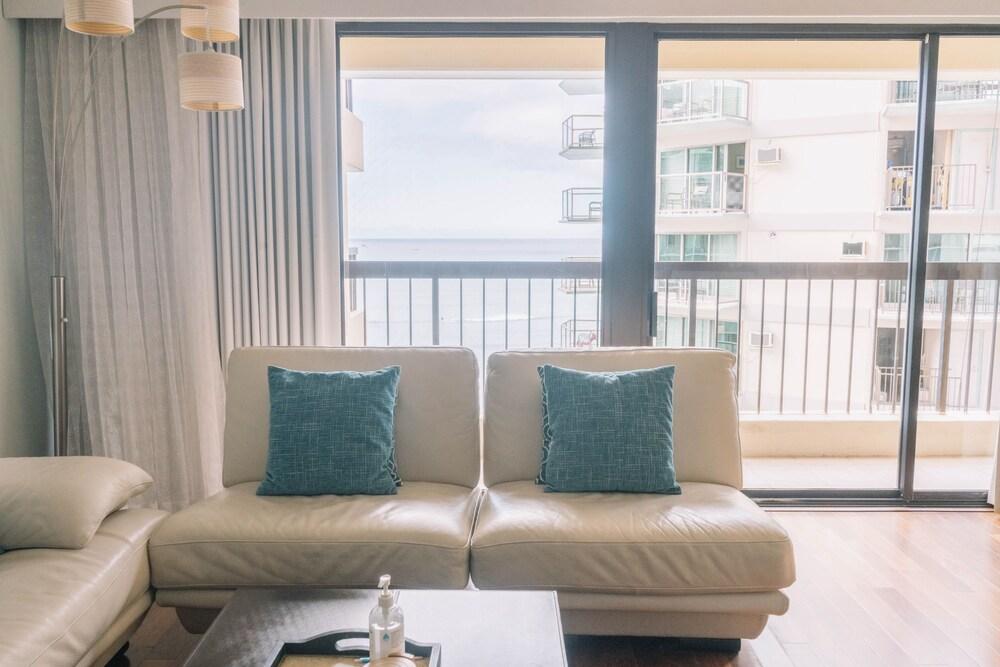 Waikiki Beach Tower 1104 2 Bedroom Condo by Redawning