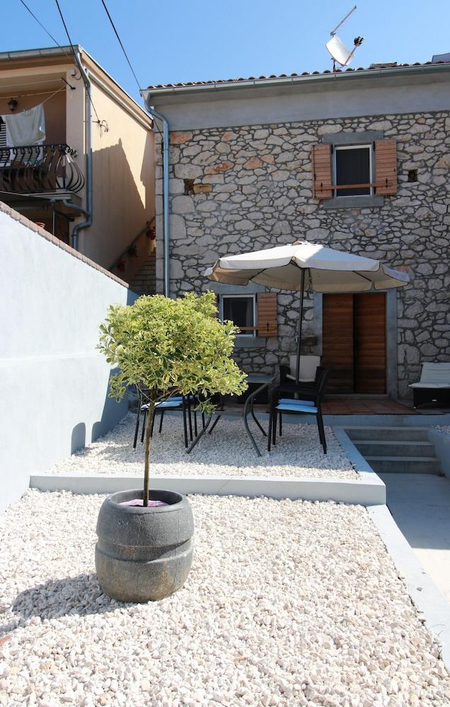 Fortuna - Stone house near Beach