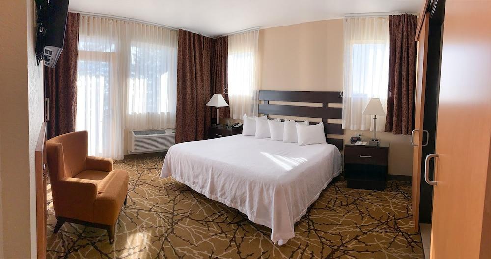 Legendary Waters Resort & Casino