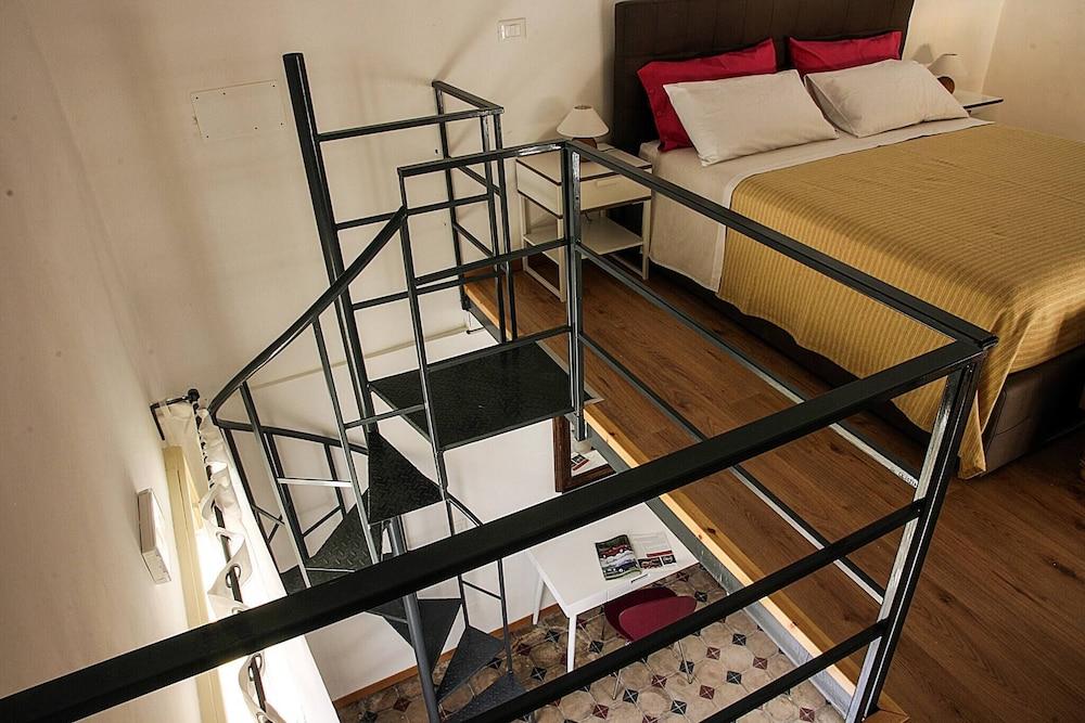 Palazzo Nicastro Guest House Red