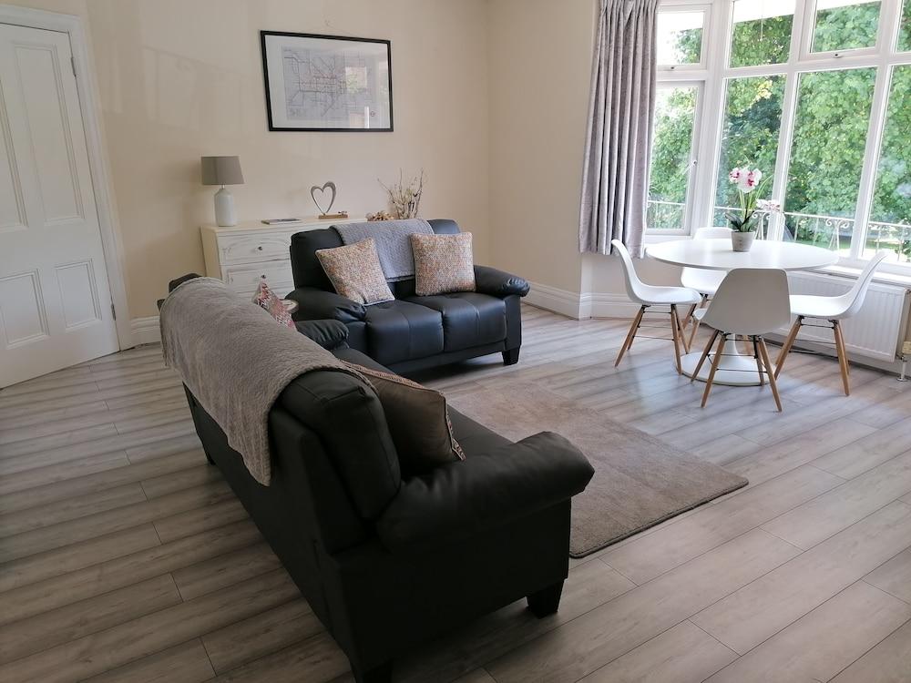 Stunning Holiday Accommodation by the sea