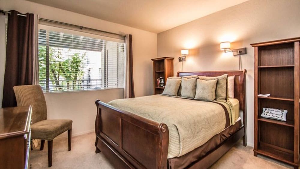 Great North Scottsdale Condo!