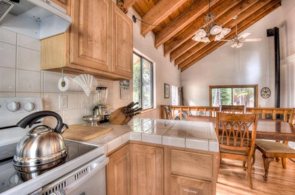 Glacier Forest Getaway HOA Access!