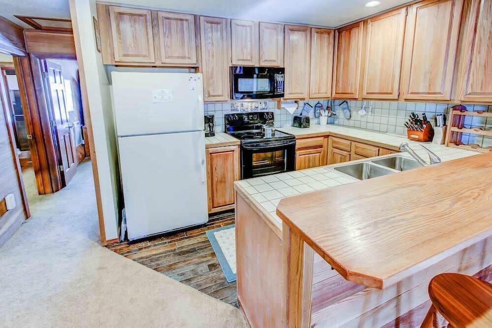 Canyon Ski & Racquet #1