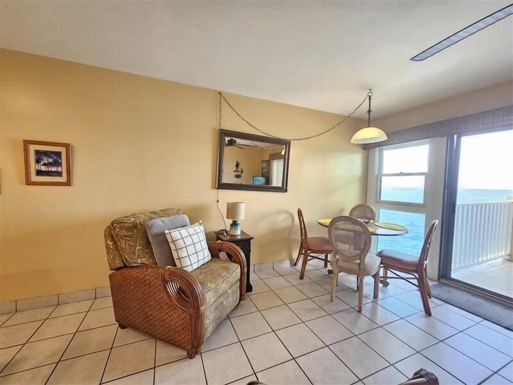 Sea Village #4210 Ocean Front Lanai!