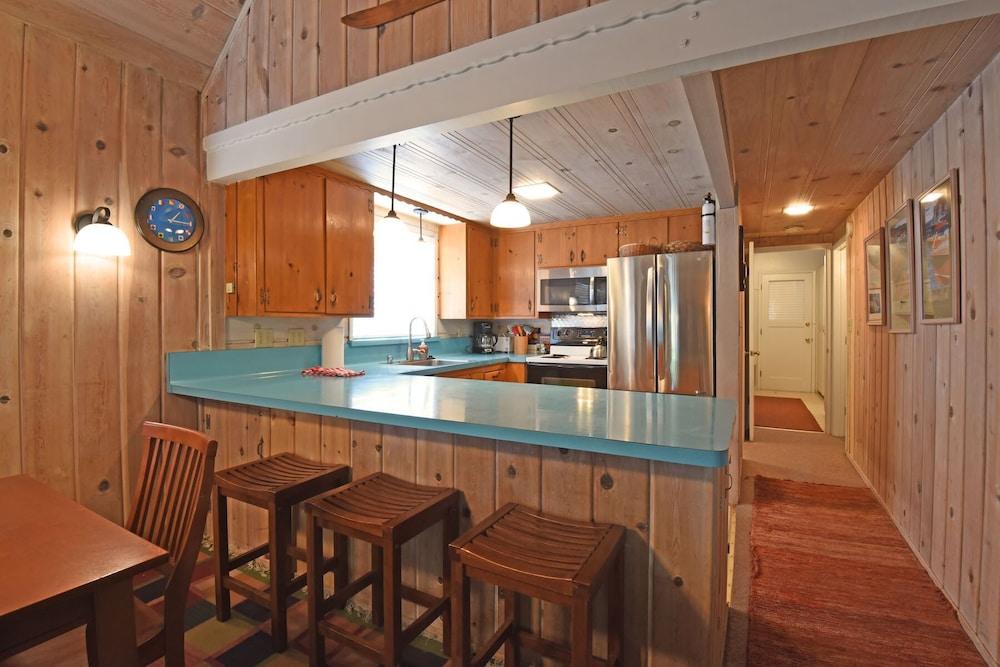 Woodland Chalet 2 mi From Beach Access!
