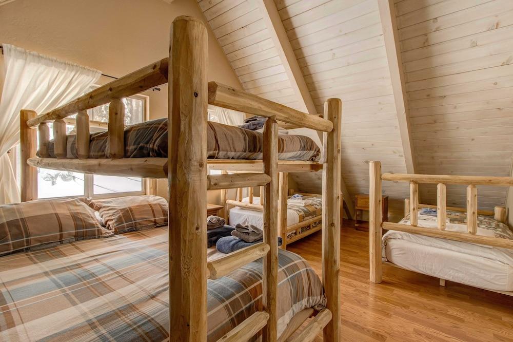 Quintessential Tahoe Cabin