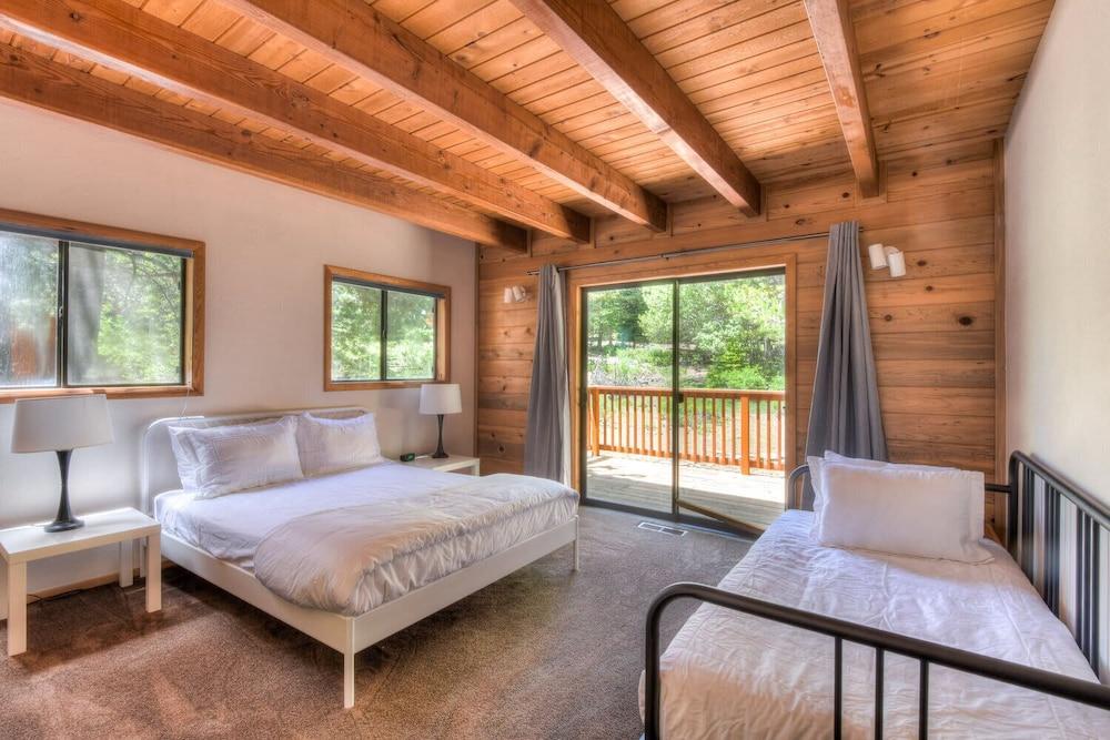 Northwoods Hangout Near Tahoe Donner