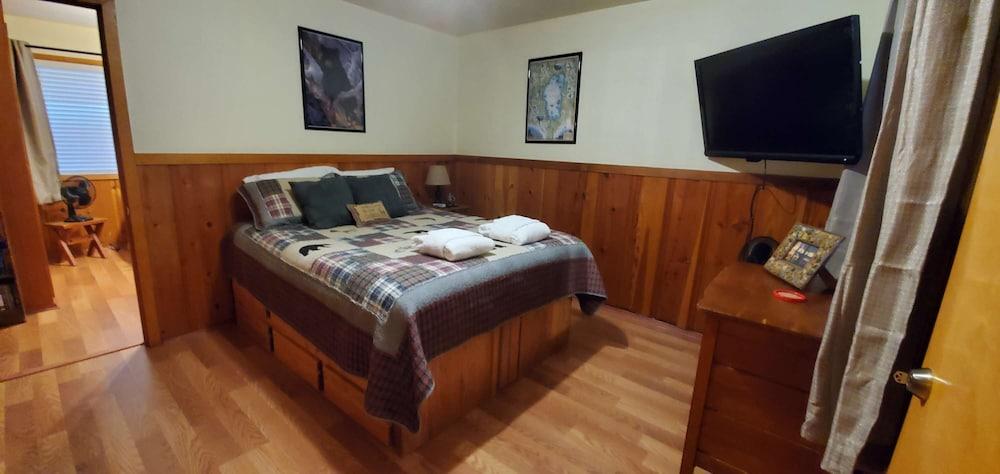 Zephyr Cove Cabin - Walk to Lake and Beach