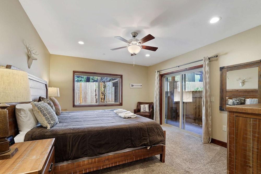 Tahoe Woods Villa - Walk to Beach and Gondola/ Heavenly Ski