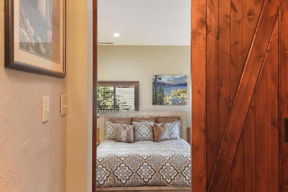 Shoreline Vista | 180° Lake Views | Pet-Friendly | 2 Master Suites