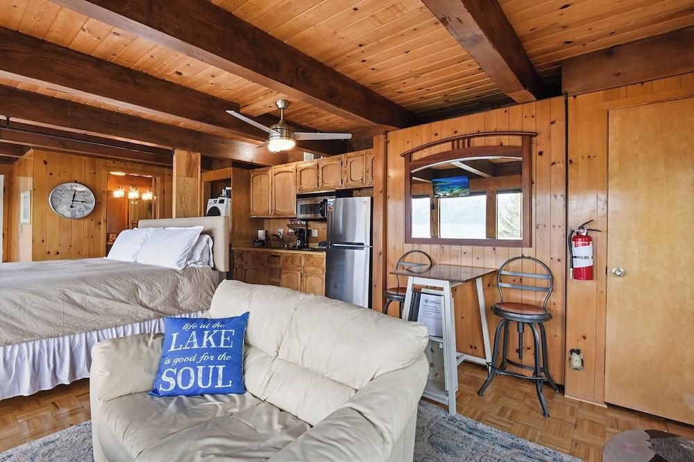 Stunning Views at Stargazer Lakefront Studio!