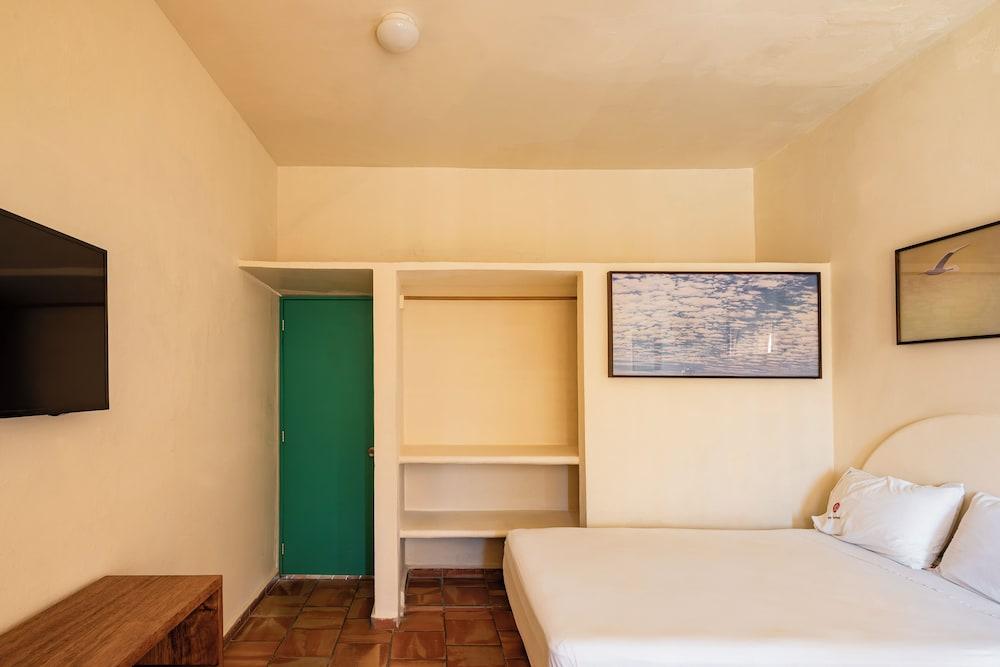 Las Arenas Bungalows Melaque