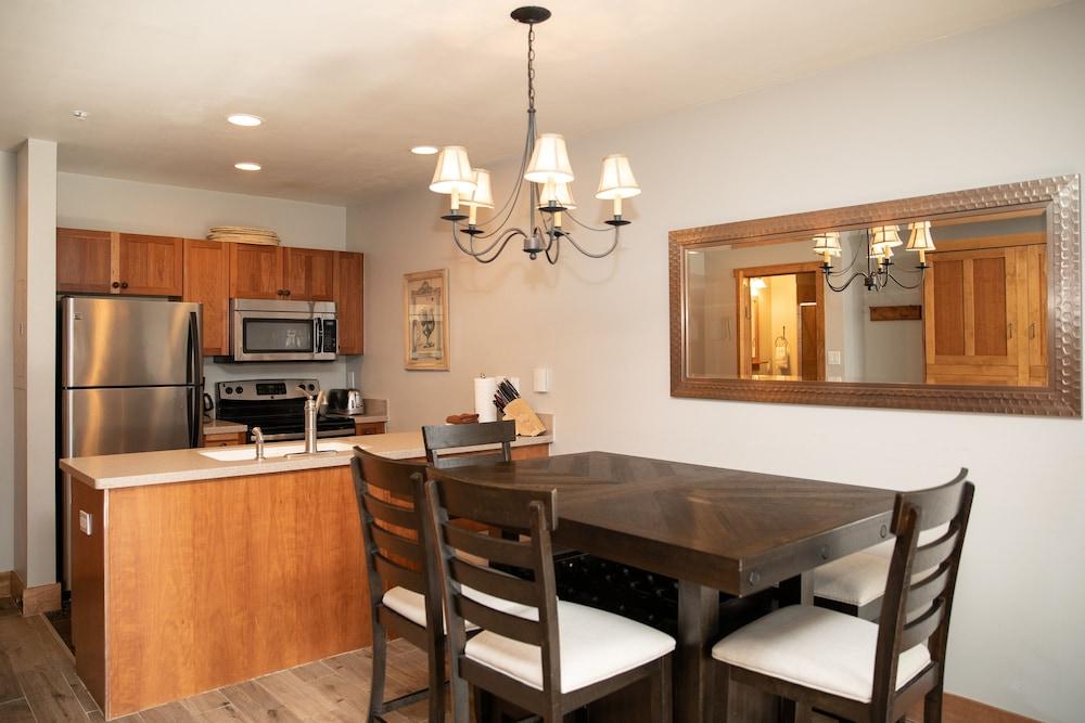 2294 Red Hawk 1 Bedroom Condo