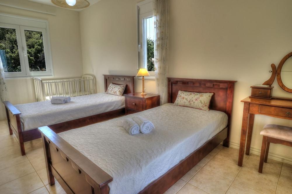 Elessa - Gerani Villas With Private Pool