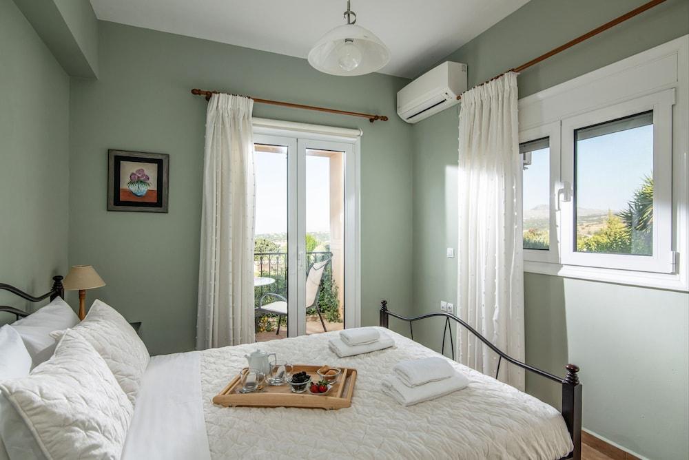 Chloe - Gerani Villas With Private Pool