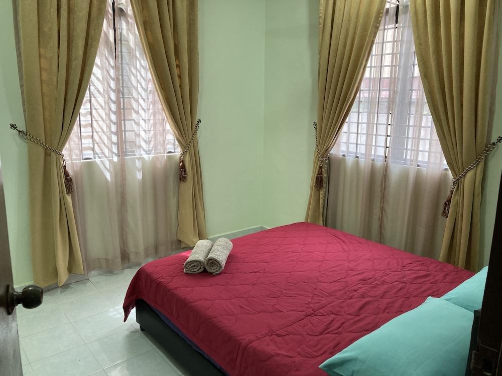 Hanna Homestay Kangar