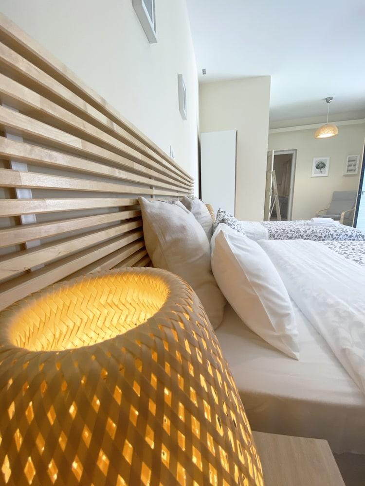 Flight Apartment Airport