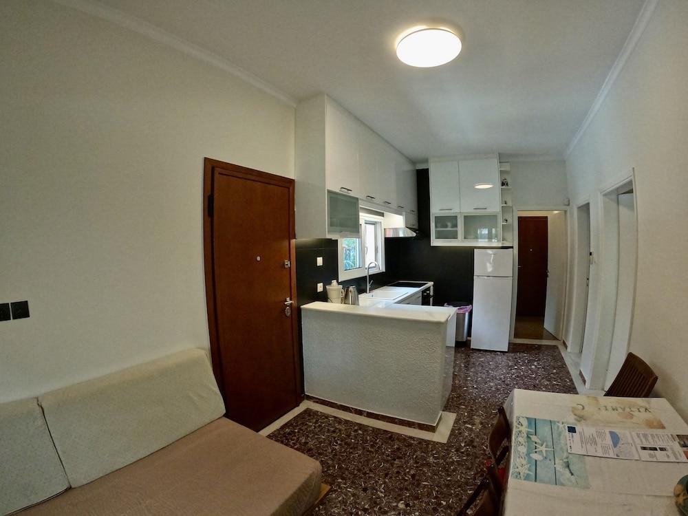 Hector Villa Airport