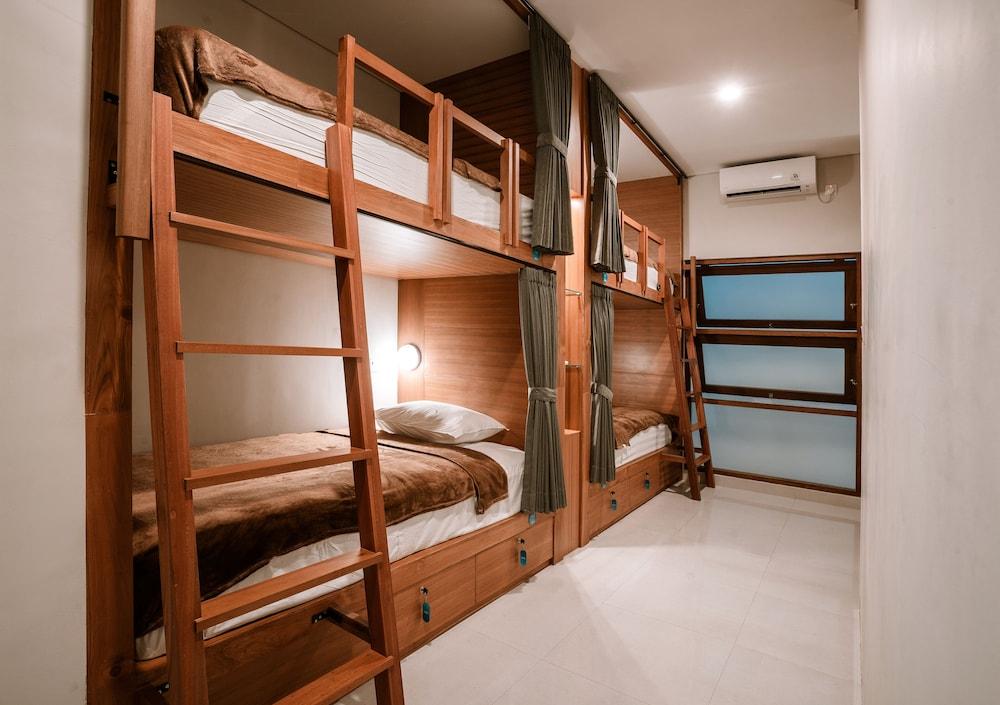 One Degree Sunset Hill Leisure