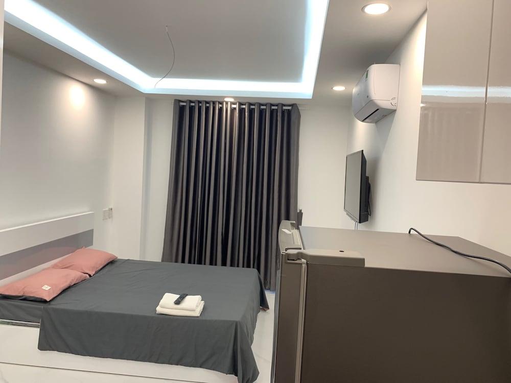 Smiley Apartment District 2