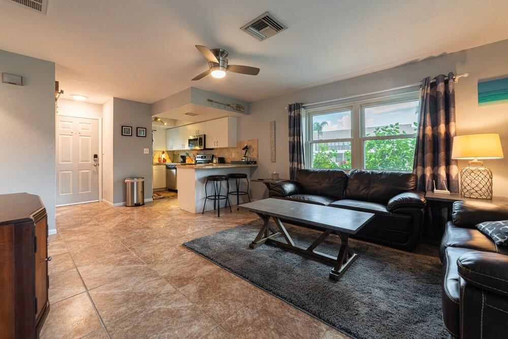 Gulf Access #C 2-bedroom w/ Heated Pool