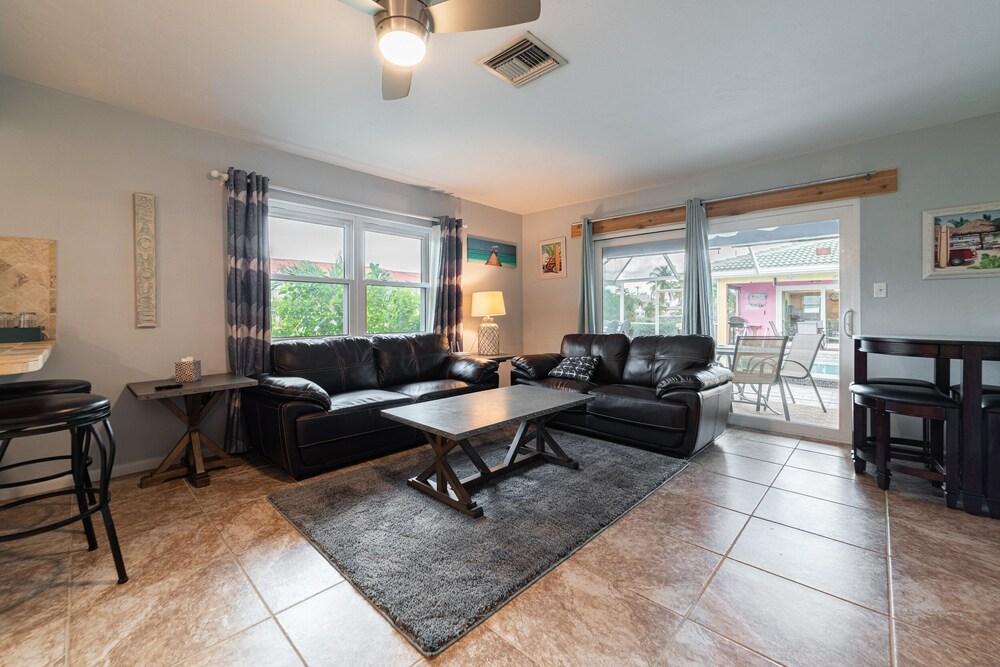 Gulf Access #C 2-bedroom w/ Heated Pool