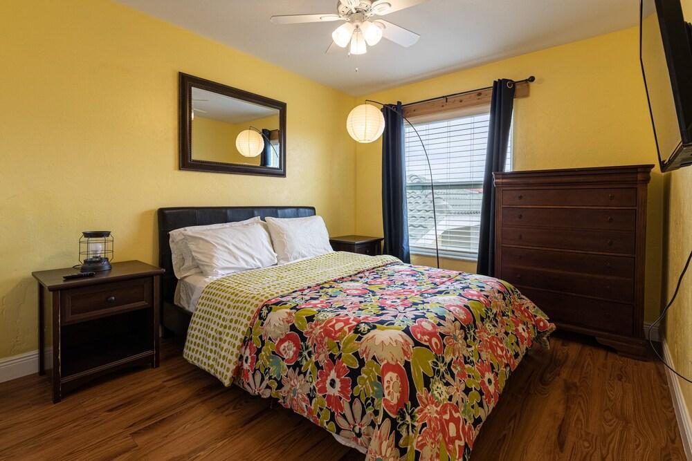 Gulf Access #A 3 Bedroom w/ Heated Pool