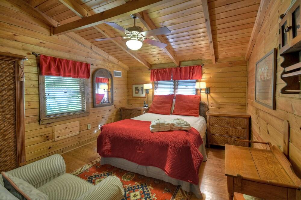 Trinity Waters- Unique Fightingtown Creek Frontage