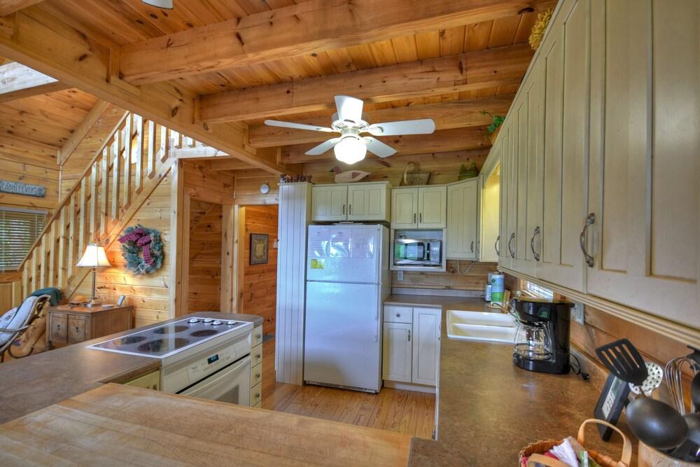 Serenity Now- Secluded Near Toccoa & Ocoee Rivers