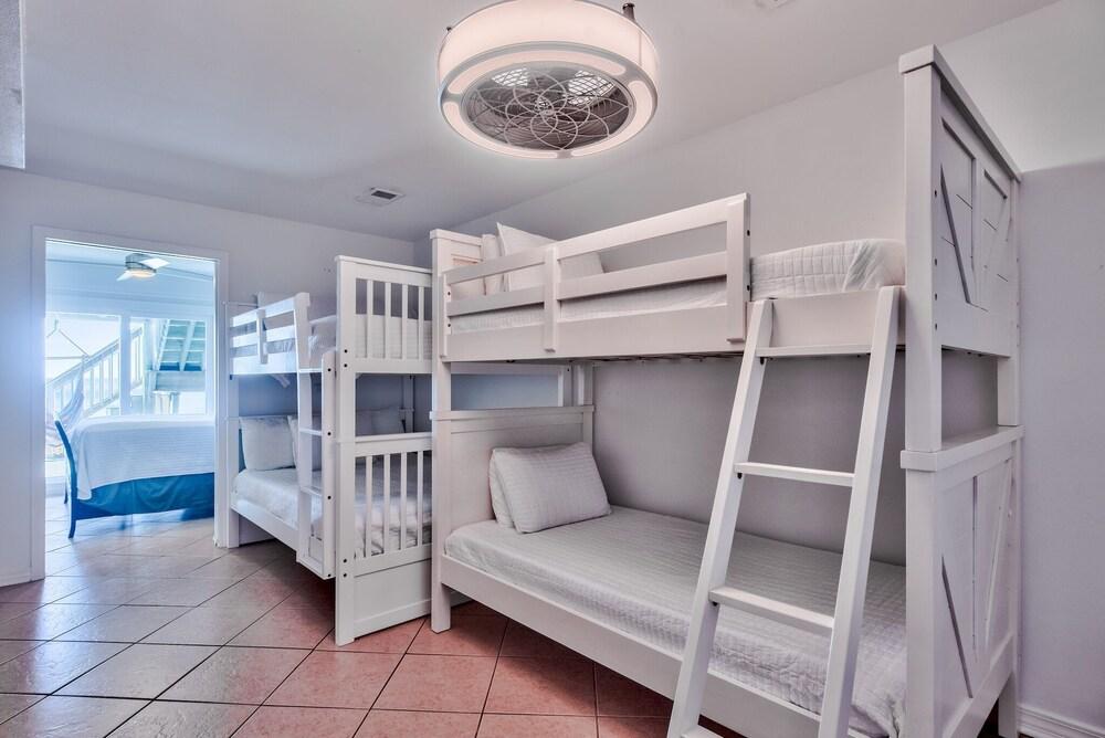 Waterside Dreams Beachfront Newly Remodeled