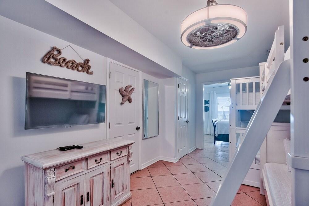 Waterside Dreams Beachfront Newly Remodeled