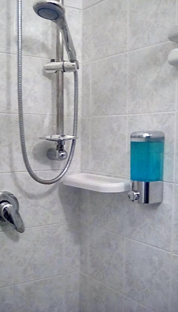 Apartment - Sleeps 3 & Swimming Pool